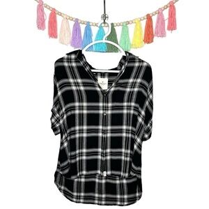 American Eagle Black and White Plaid Flowy Button Down Blouse Size Extra Small